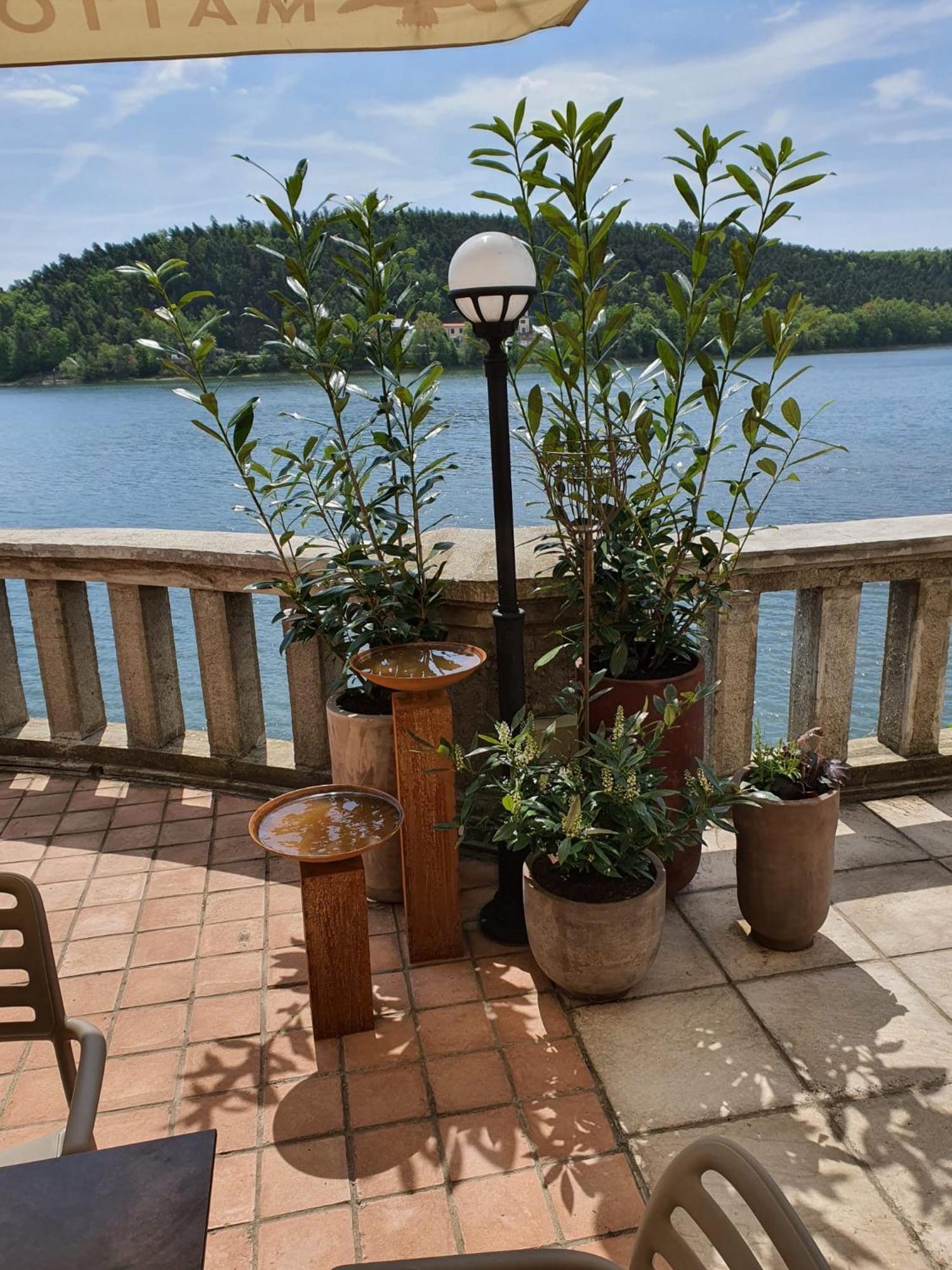 Hotel Plumlov Mostkovice Bagian luar foto